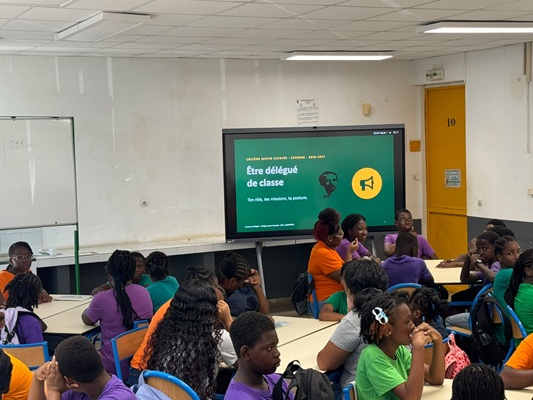 Présentation « Être délégué de classe » projetée à l'écran