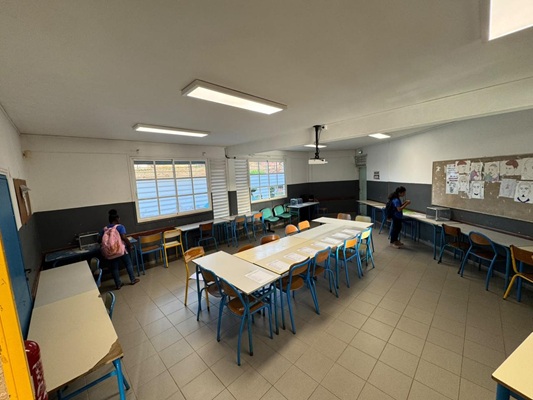 Le bureau de vote installé dans la salle d'étude n°2 
