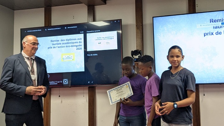 Remise du diplôme aux lauréats
